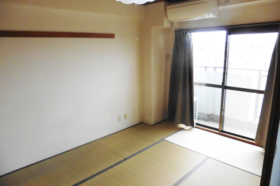 男性寮部屋